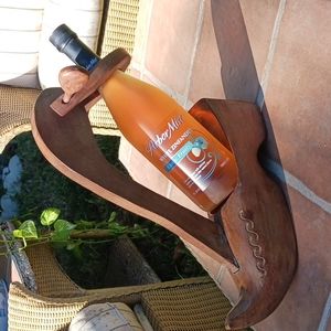 WOOD WINE BOTTLE SHOE HOLDER
